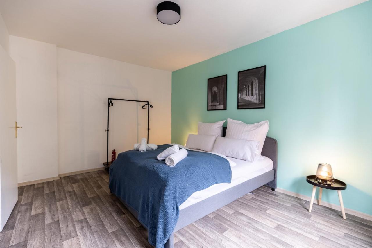 Perfekt Fuer 2! Wifi/ Netflix Apartment Duisburg Luaran gambar