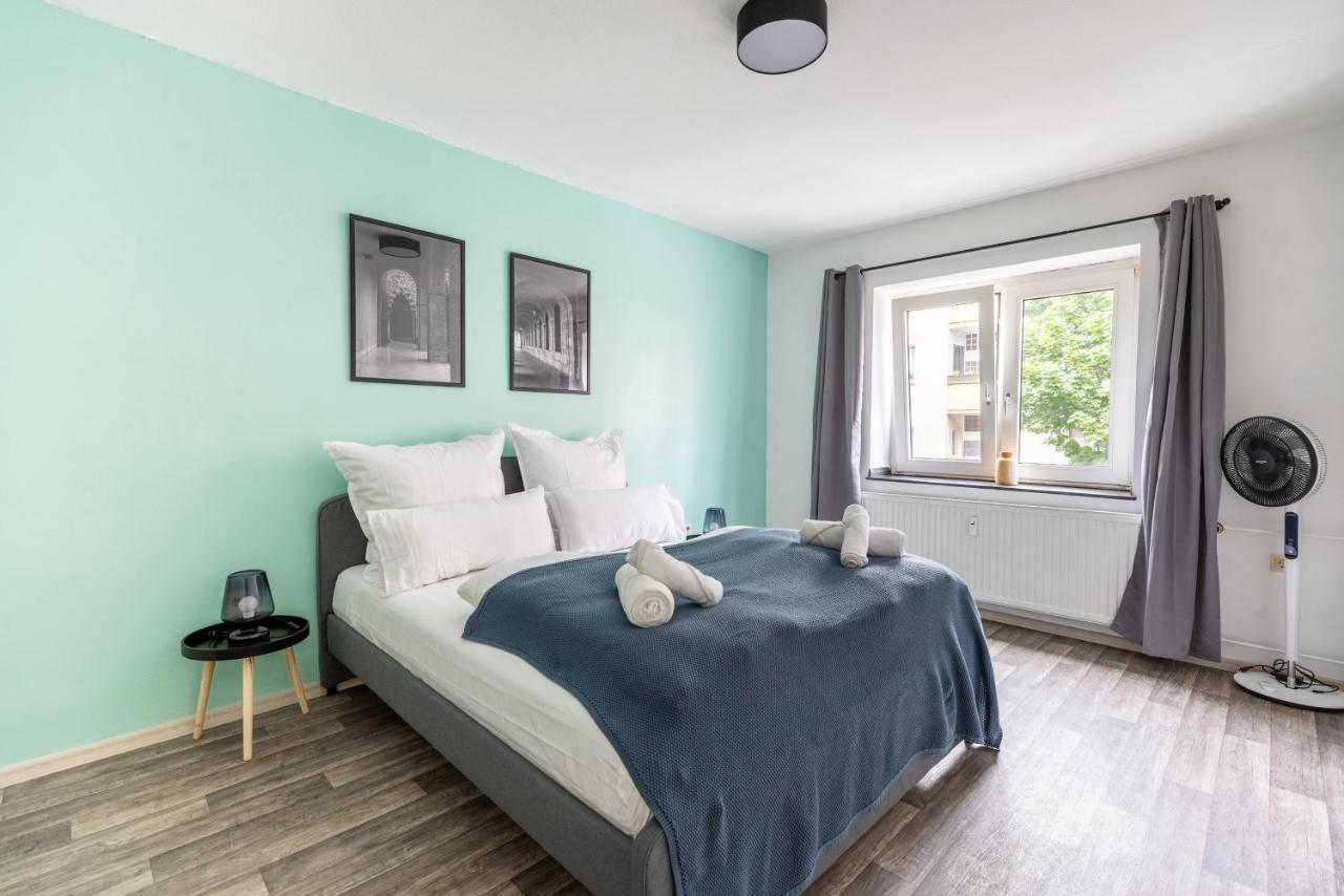 Perfekt Fuer 2! Wifi/ Netflix Apartment Duisburg Luaran gambar
