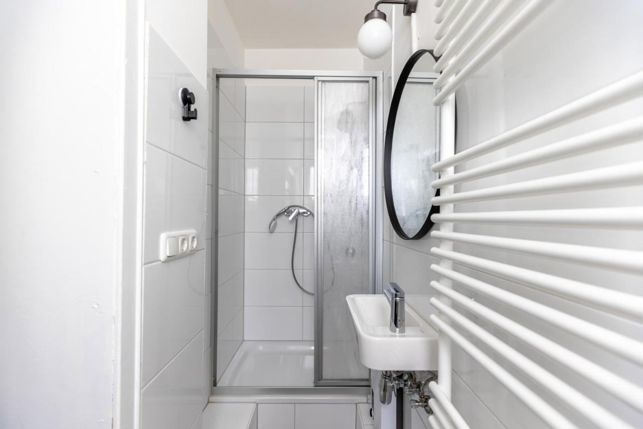 Perfekt Fuer 2! Wifi/ Netflix Apartment Duisburg Luaran gambar