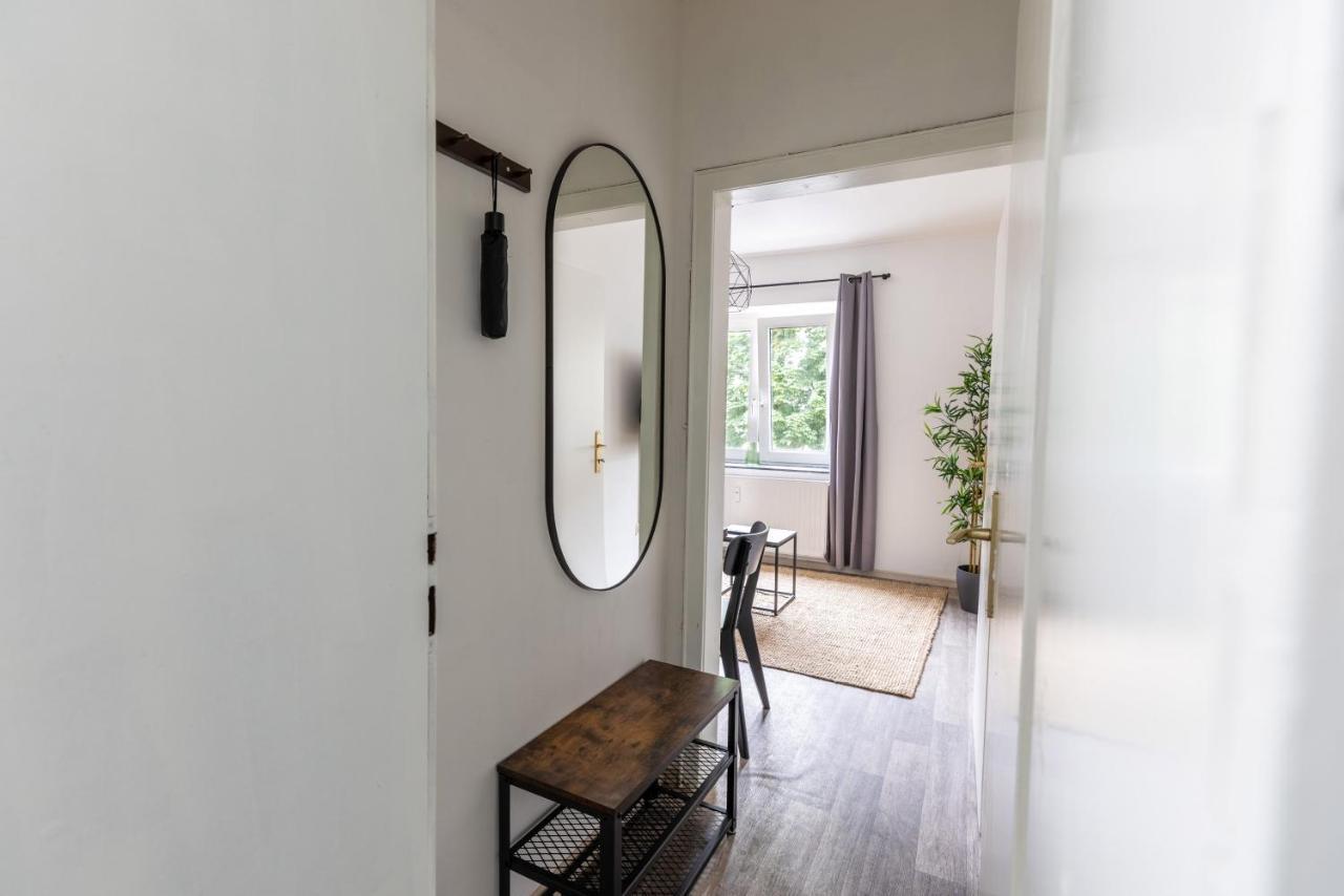 Perfekt Fuer 2! Wifi/ Netflix Apartment Duisburg Luaran gambar